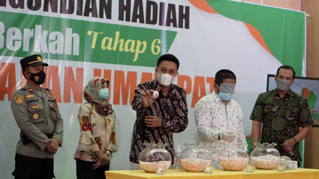 acara pengundian | webinar | universitas diponegoro semarang | undip | jasa video shooting semarang | sewa videotron semarang | sewa led semarang | sewa proyektor semarang | live streaming semarang | java mice pro | jasa sewa videotron semarang | jasa sewa videotron