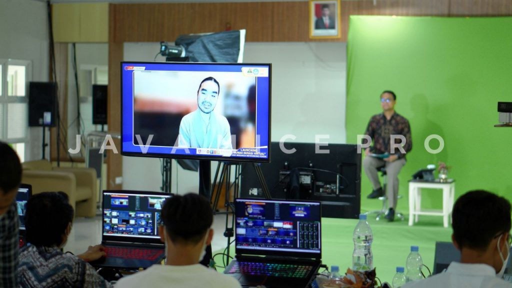 jasa live streaming webinar | webinar | universitas diponegoro semarang | undip | jasa video shooting semarang | sewa videotron semarang | sewa led semarang | sewa proyektor semarang | live streaming semarang | java mice pro | jasa sewa videotron semarang | jasa sewa videotron