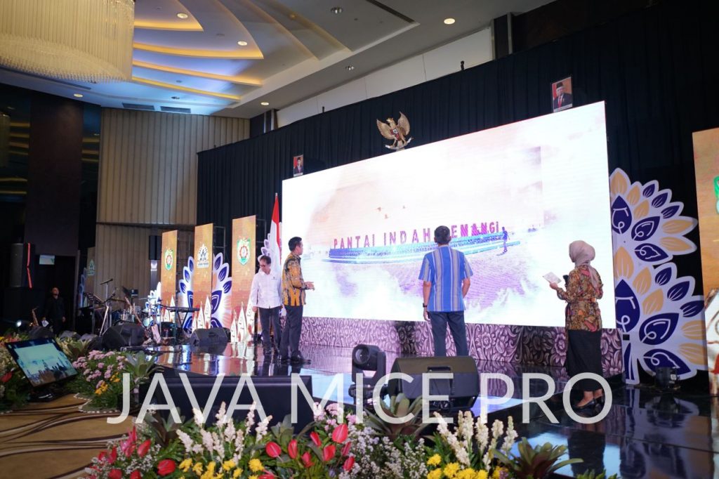 jasa pembuatan booth | jasa pembuatan framming | jasa pembuatan welcome gate | sewa videotron | sewa LED screen | jasa live streaming | jasa streaming | sewa lighting | sewa sound system | wedding organizer | event organizer